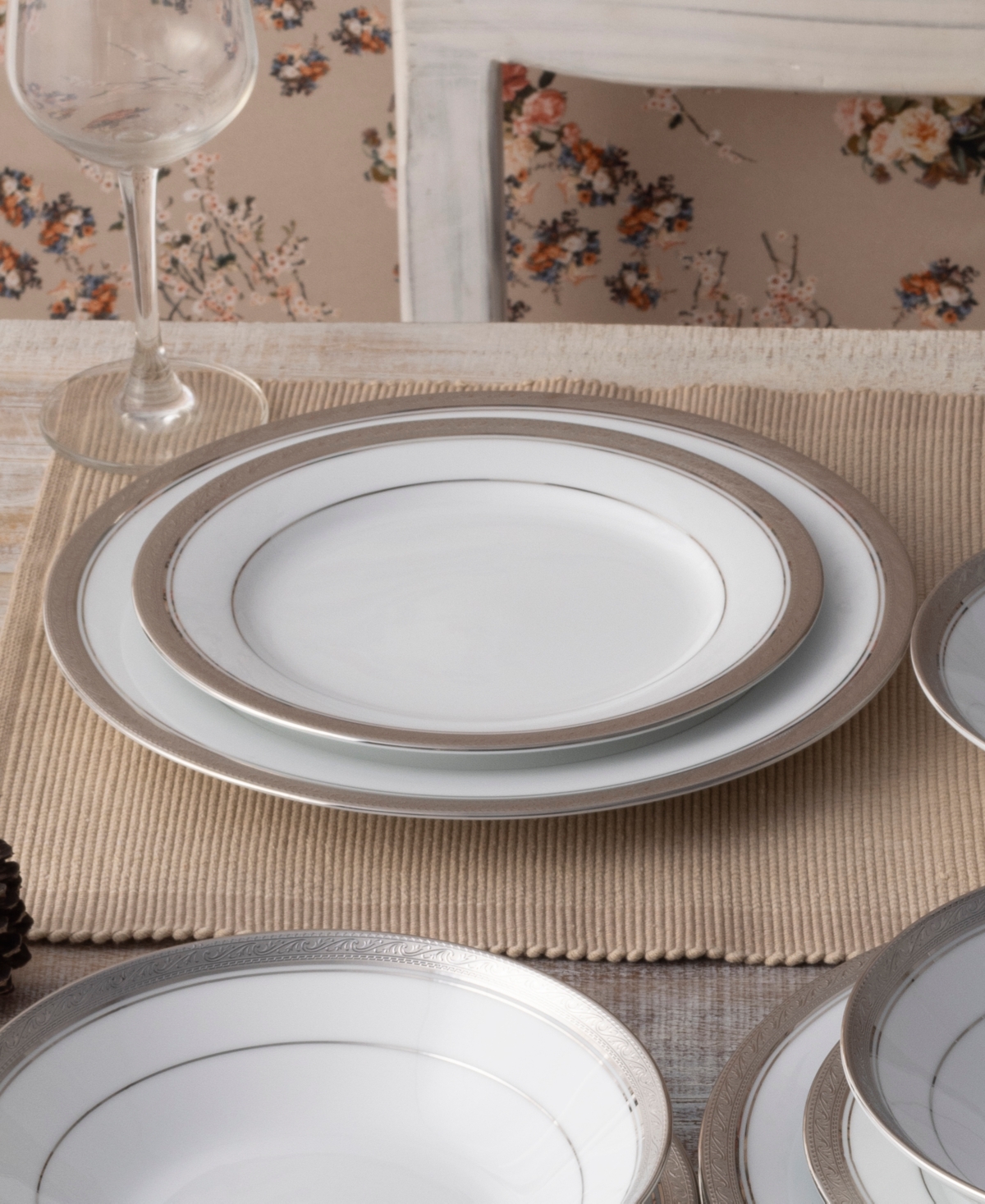 Noritake Crestwood Platinum Set of 4 Dinner Plates, Service For 4