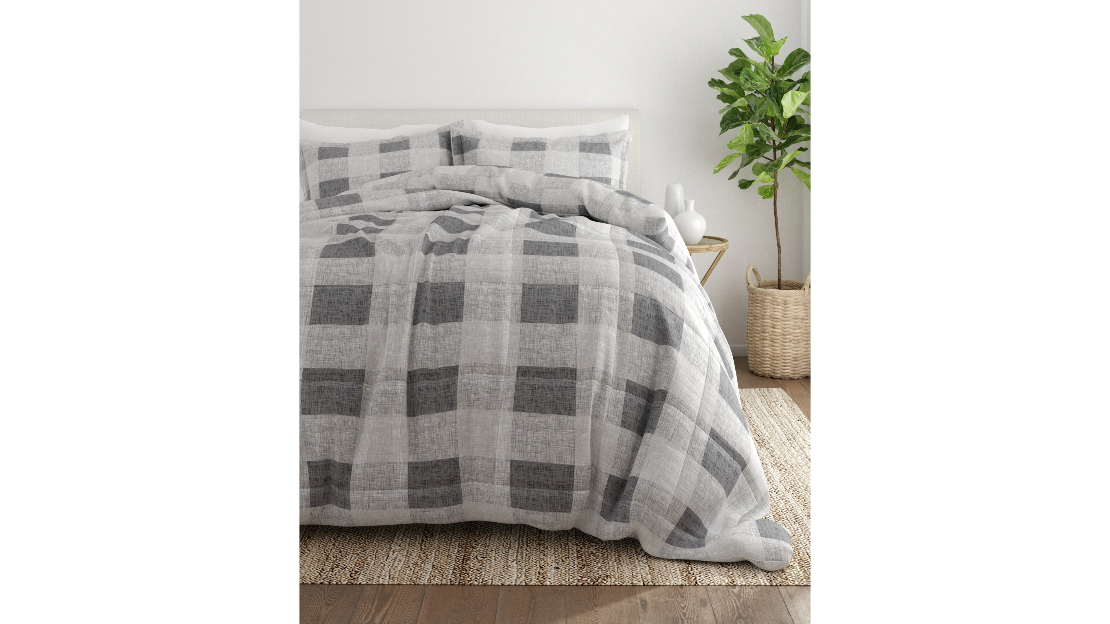 ienjoy Home Ultra Soft Gingham 3-Pc. Comforter Set, Queen