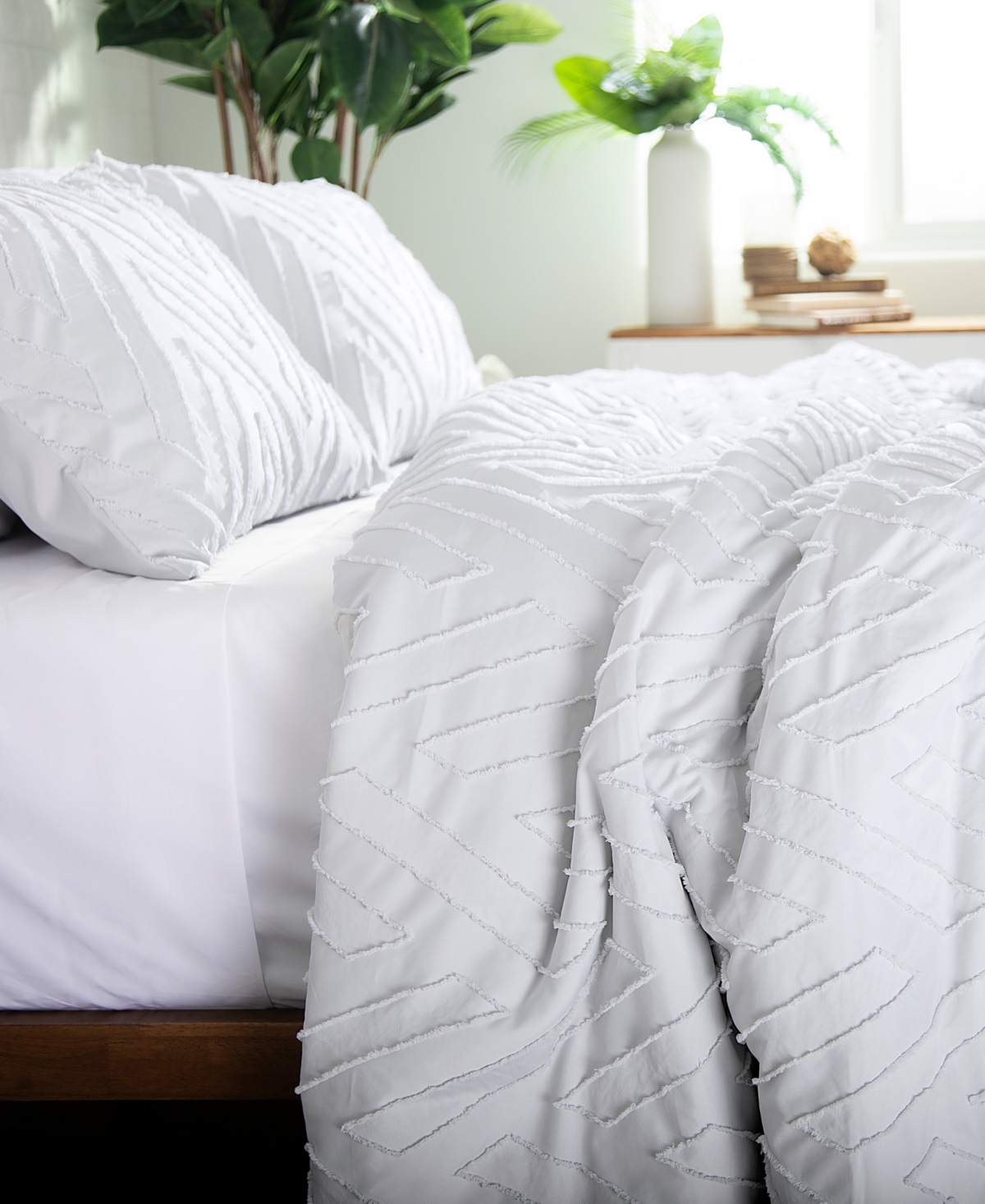 Southshore Fine Linens Chevron Clipped Jacquard 3 Piece Comforter Set,