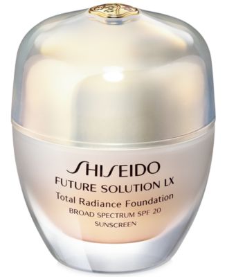 Shiseido - Future Solution LX Total Radiance Foundation 1 oz.