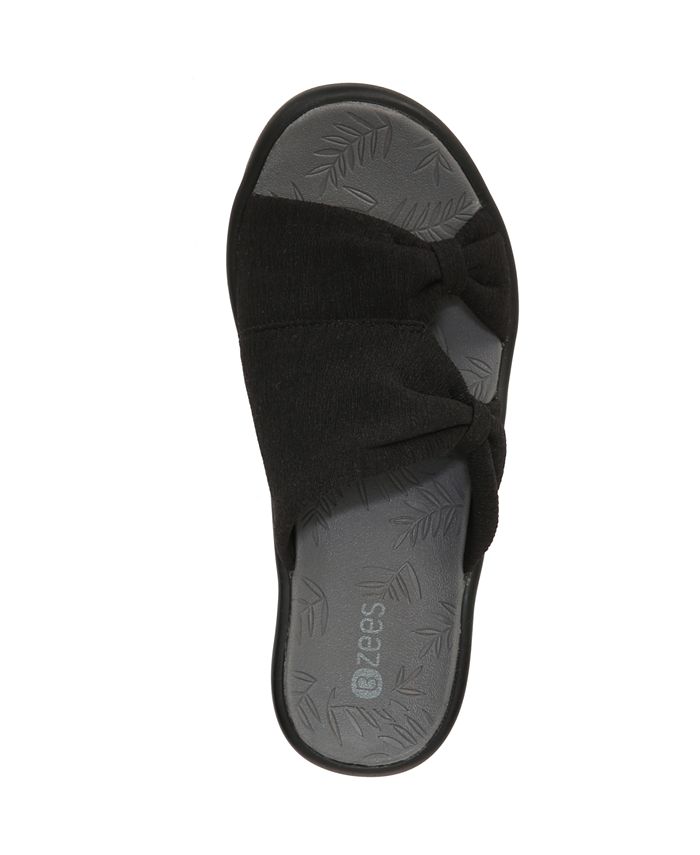 bzees smile sandals