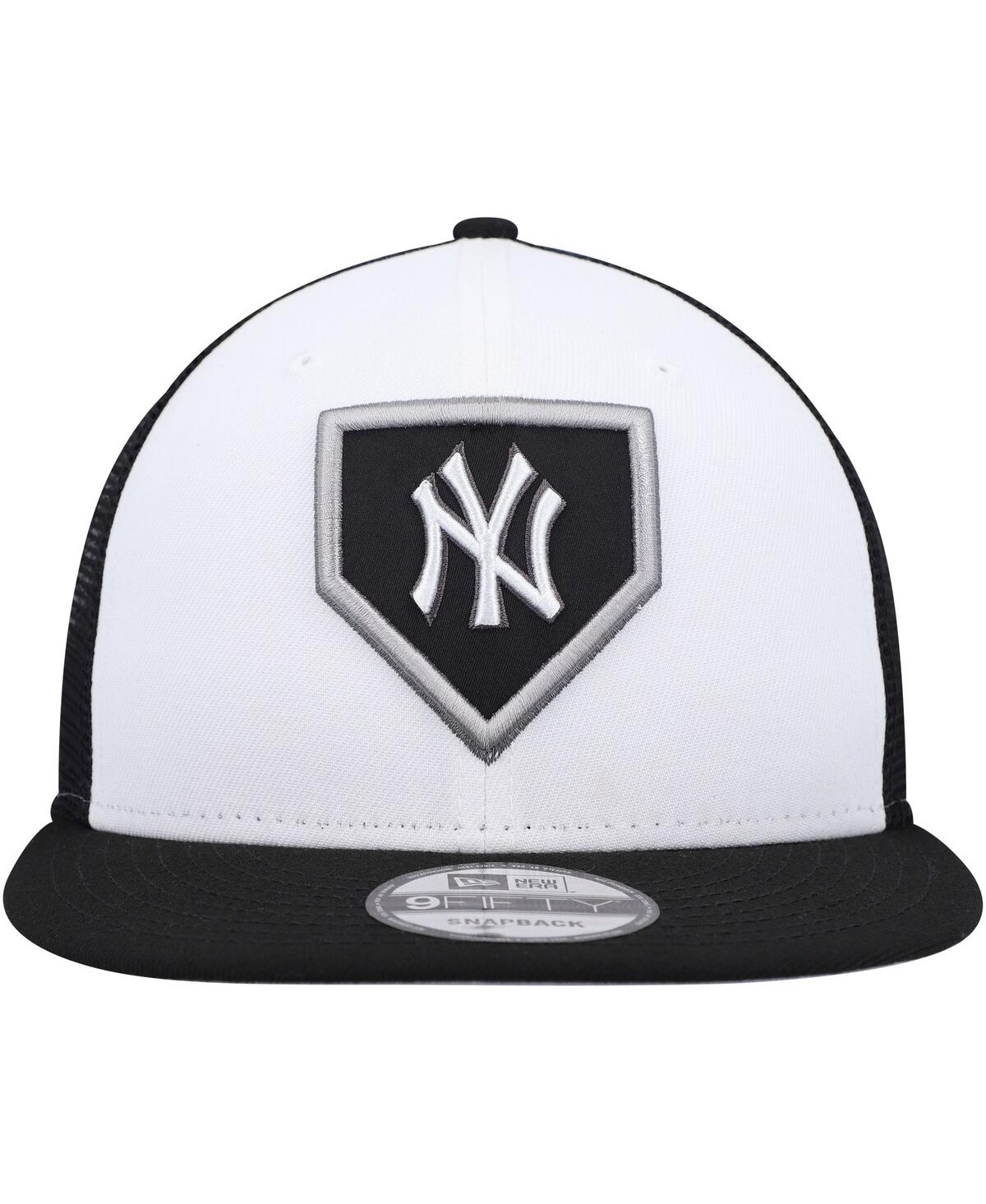 Men's New Eraand Black New York Yankees 2022 Clubhouse Trucker 9FIFTY Snapback Hat - White, Black