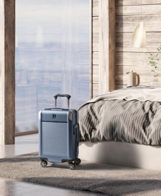 Platinum Elite 22" Hardside Carry-on Spinner