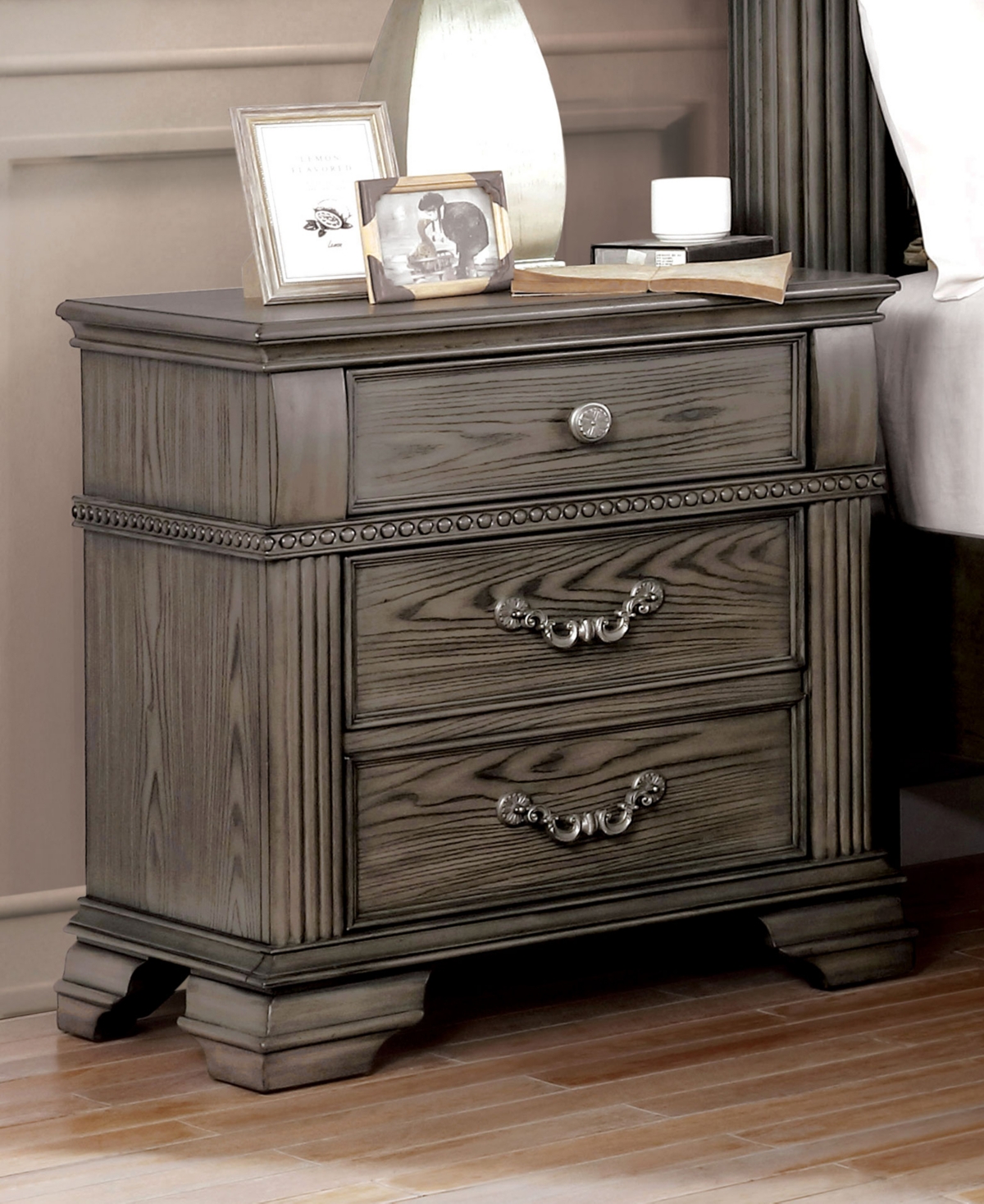 Furniture of America Hamilton Solid Wood 3-Drawer Nightstand with Universal Serial Bus Ports