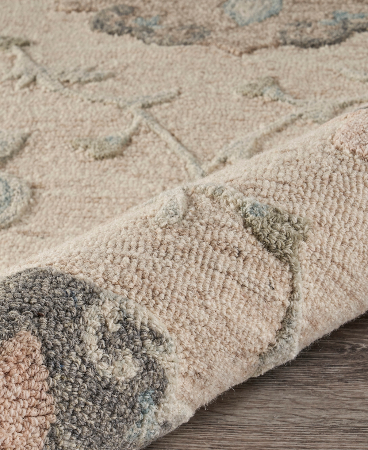 Lr Home Iris Victo- 7' x 9' Area Rug