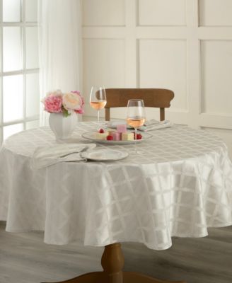 Laurel Leaf 70" Round Tablecloth