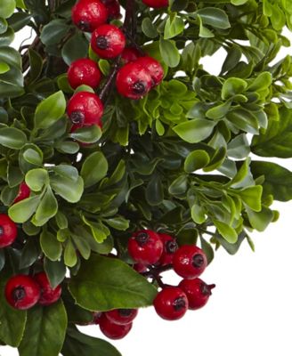 24" Berry Boxwood Wreath