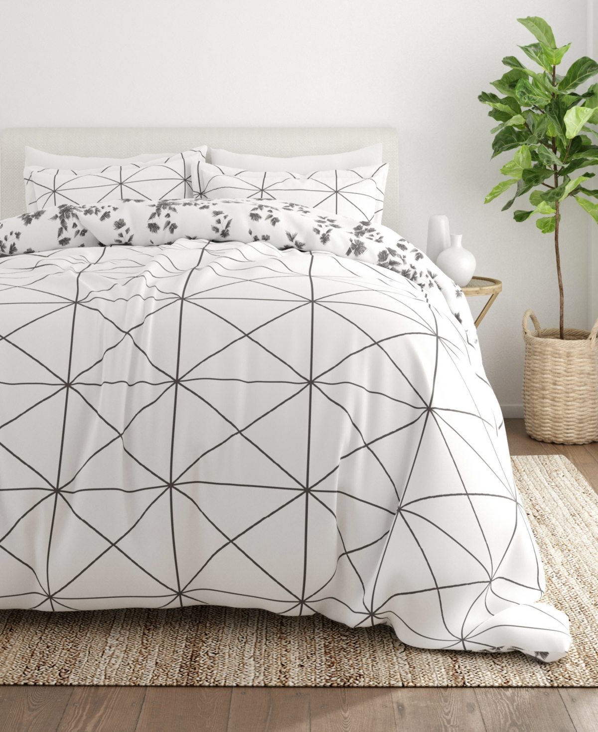 ienjoy Home Ultra Soft Edgy Flowers 3-Pc. Reversible Duvet Cover Set