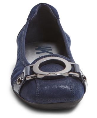 Women's Umeko Snip Toe Ballet Flats