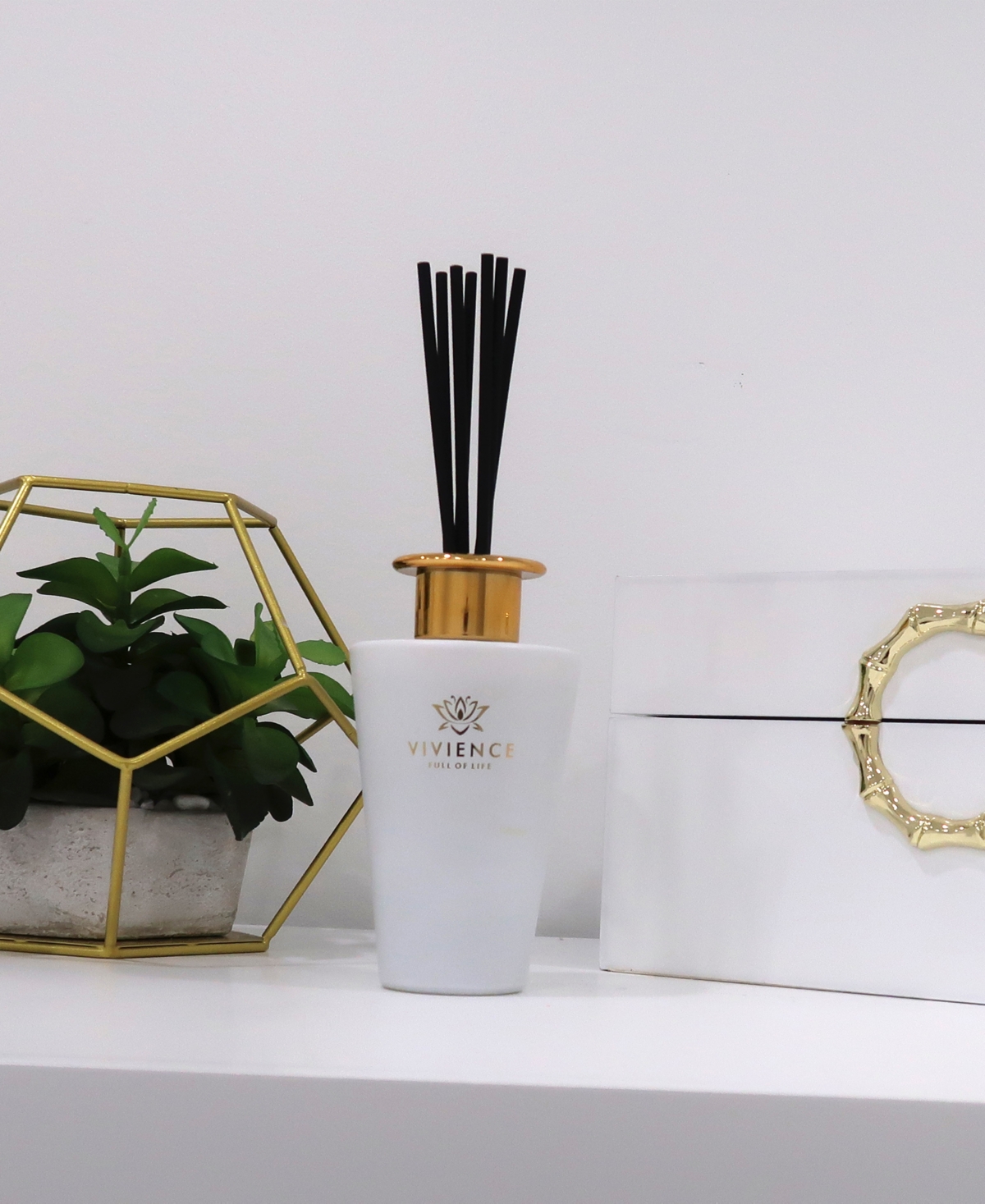 Vivience Bottle Gold-Tone Cap Reed Diffuser, 