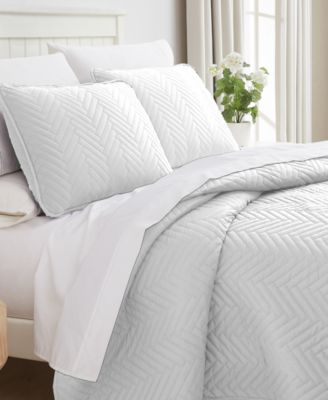 Southshore Fine Linens Solid Color Chevron Quilt Set Collection In Neutral