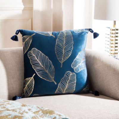 Darlia 18" x 18" Pillow