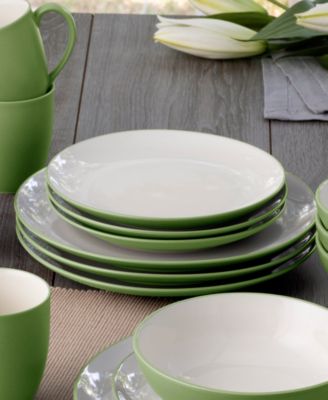 Colorwave Coupe 16 Pc. Dinnerware Set, Service for 4