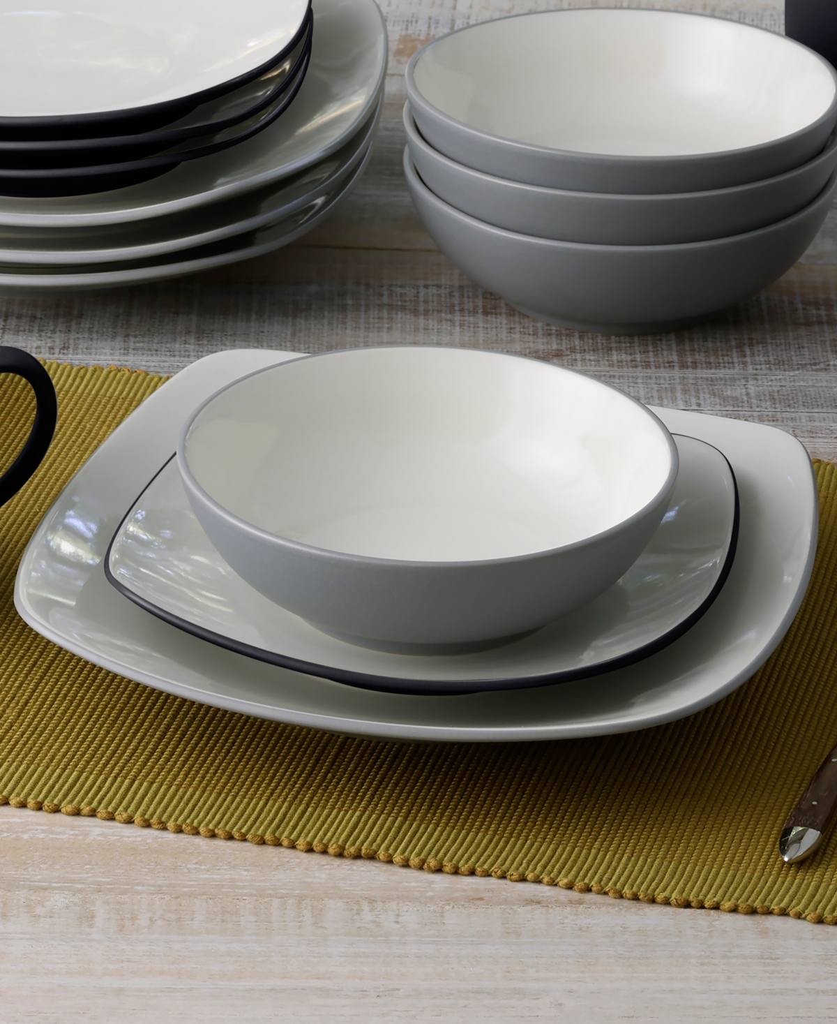 Noritake Colorwave Square Mixed 16 Pc Set, Service for 4