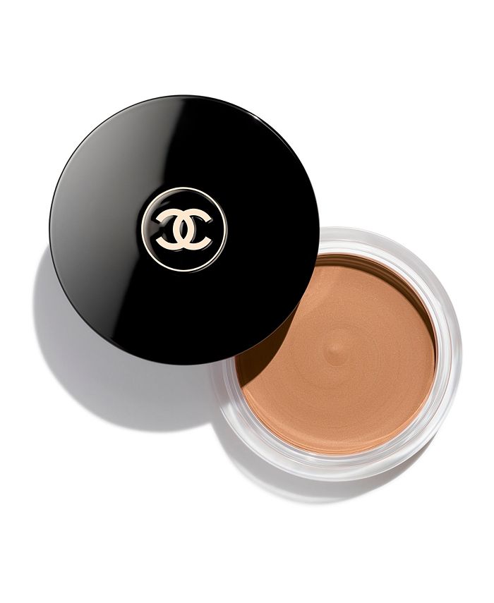 The Chanel Beauty Les Beiges Healthy Glow Bronzers in travel-size