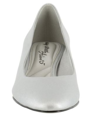 Women's Prim Kitten Heel Pumps