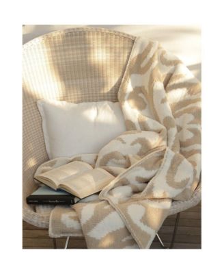 Casablanca Throw, 52" x 75"