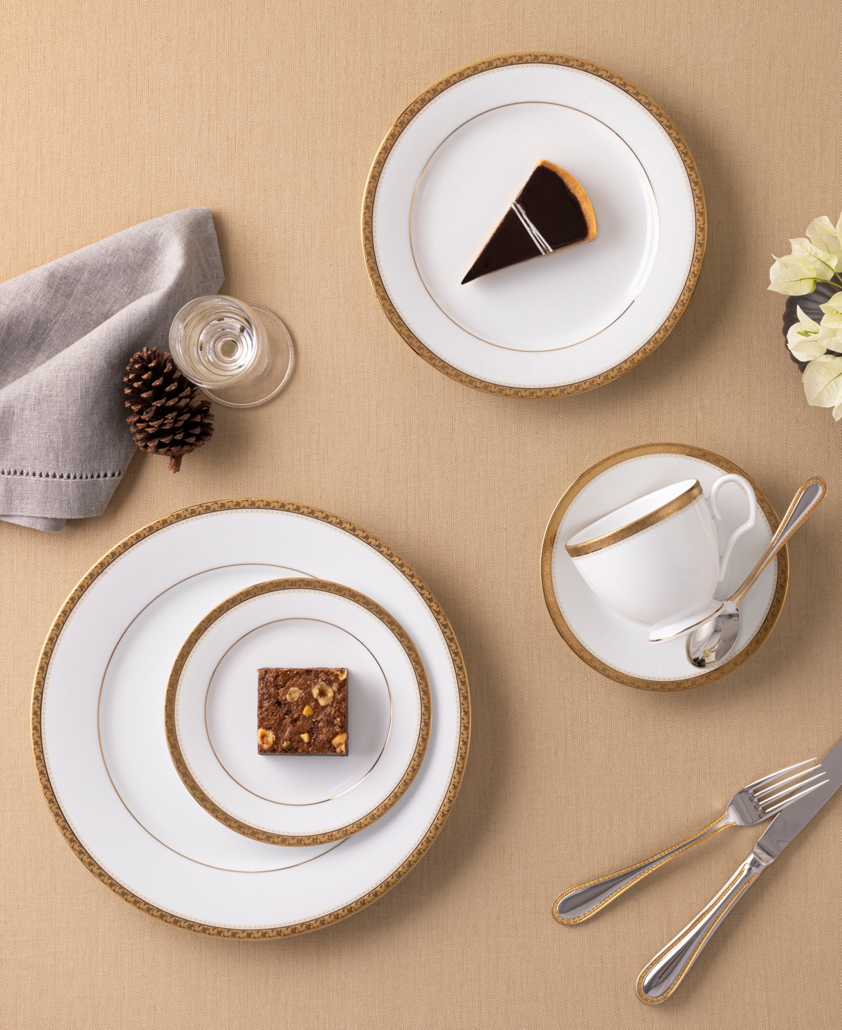 Noritake Charlotta Platinum 60 Piece Dinnerware Set