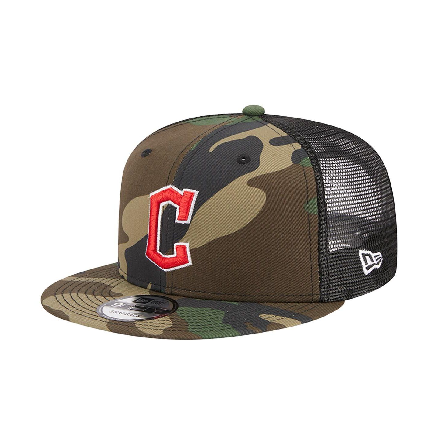 Мужская кепка New Era Camo Cleveland Guardians Woodland Camo Trucker 9FIFTY Snapback Hat — фото 2