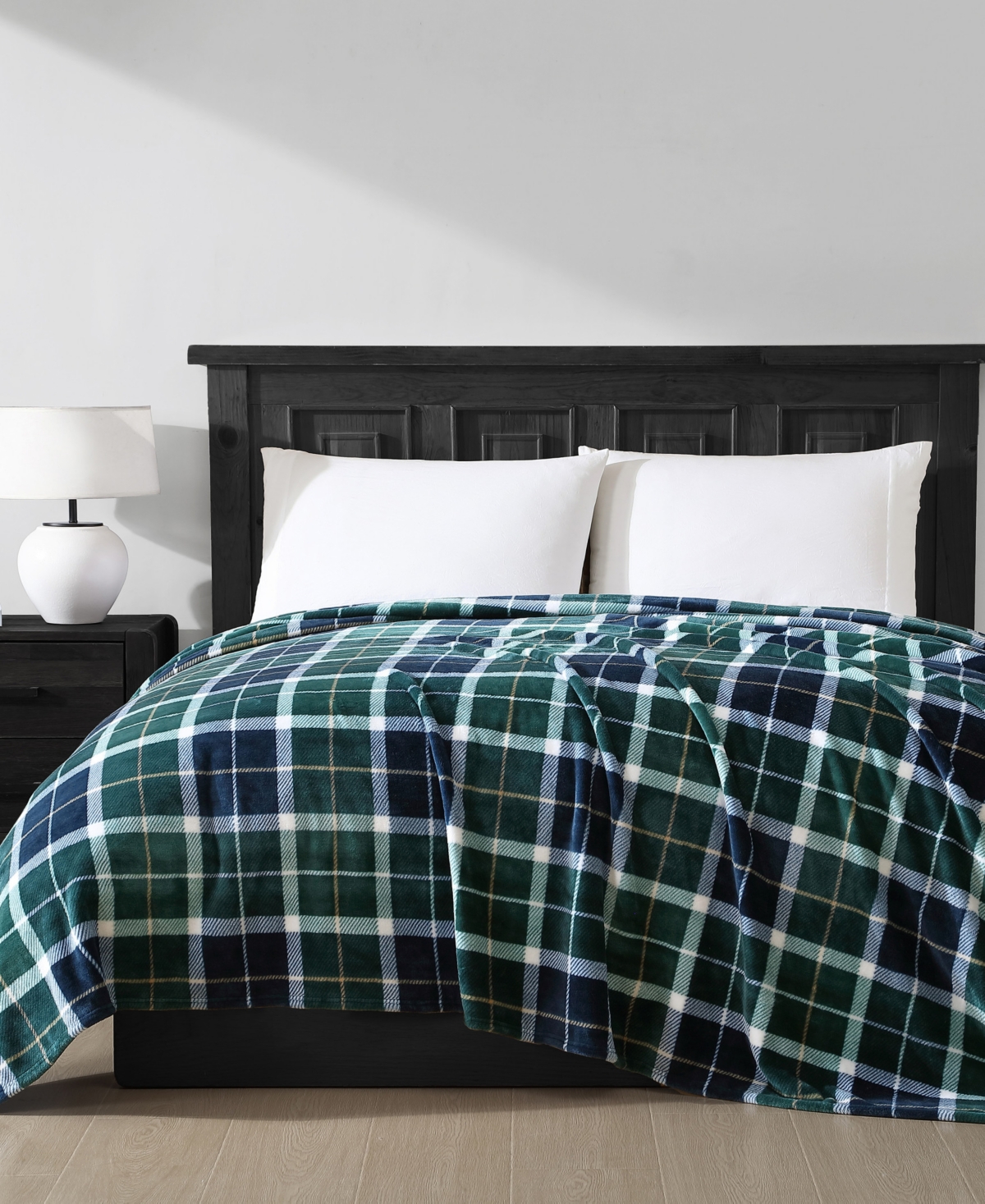 Nautica North Sail Plaid Ultra Soft Plush Fleece Blanket