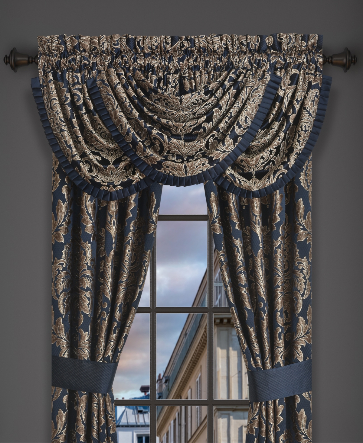 J Queen New York Monte Carlo Window Waterfall Valance In Navy