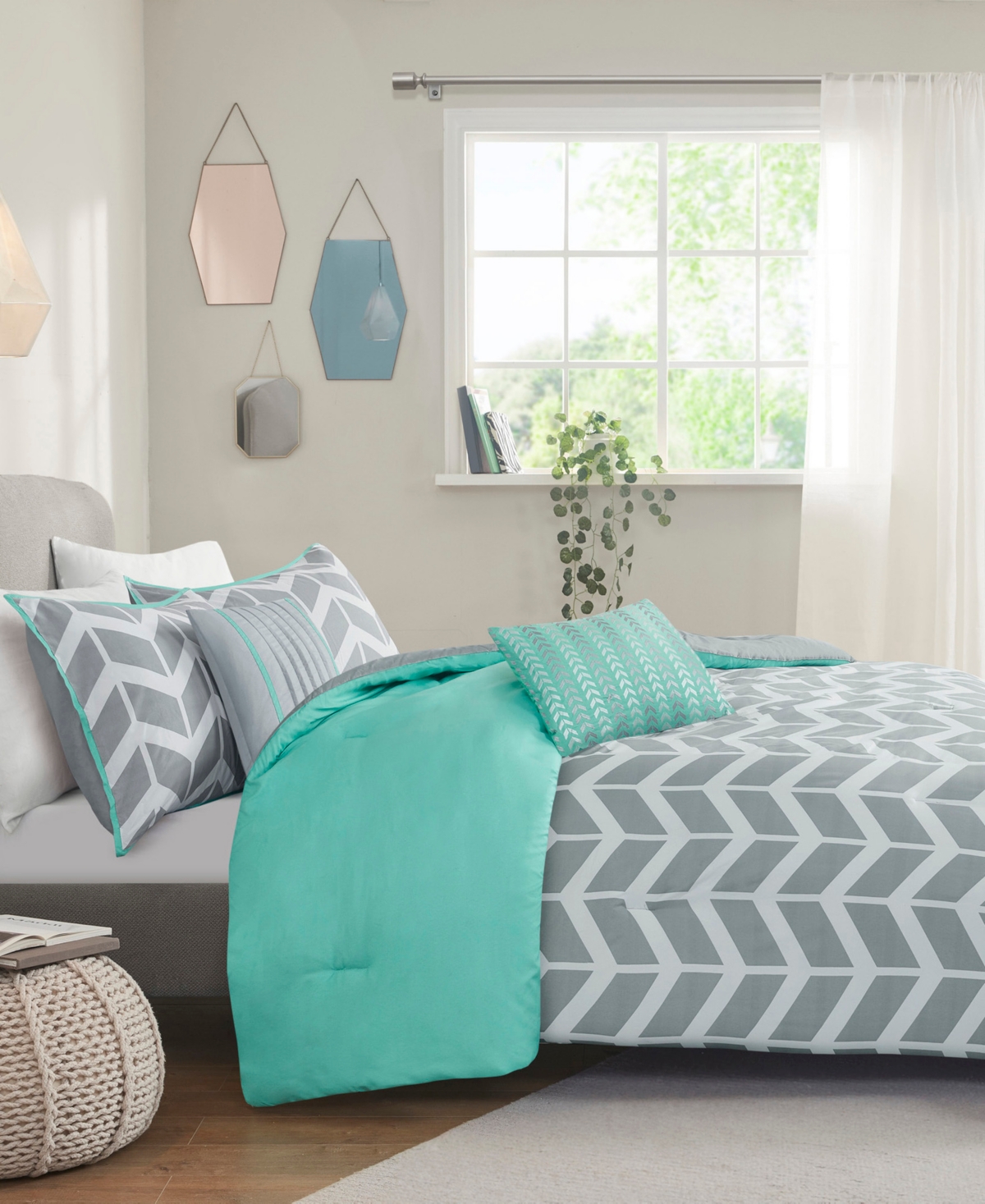 Intelligent Design Nadia Reversible 5-Pc. Comforter Set, Full/Queen