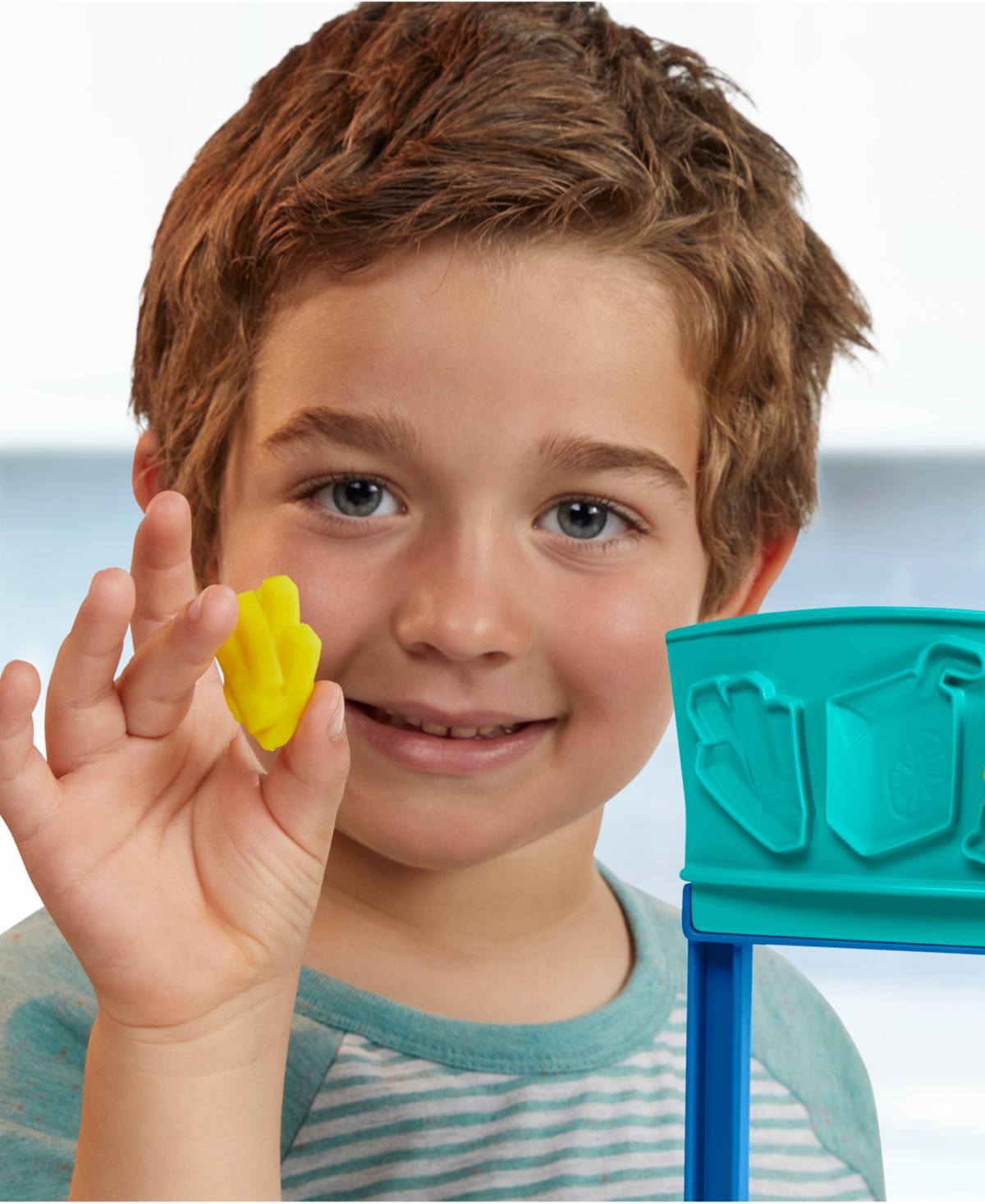 Play-doh Kitchen Creations Busy Chef's Restaurant Playset In No Color