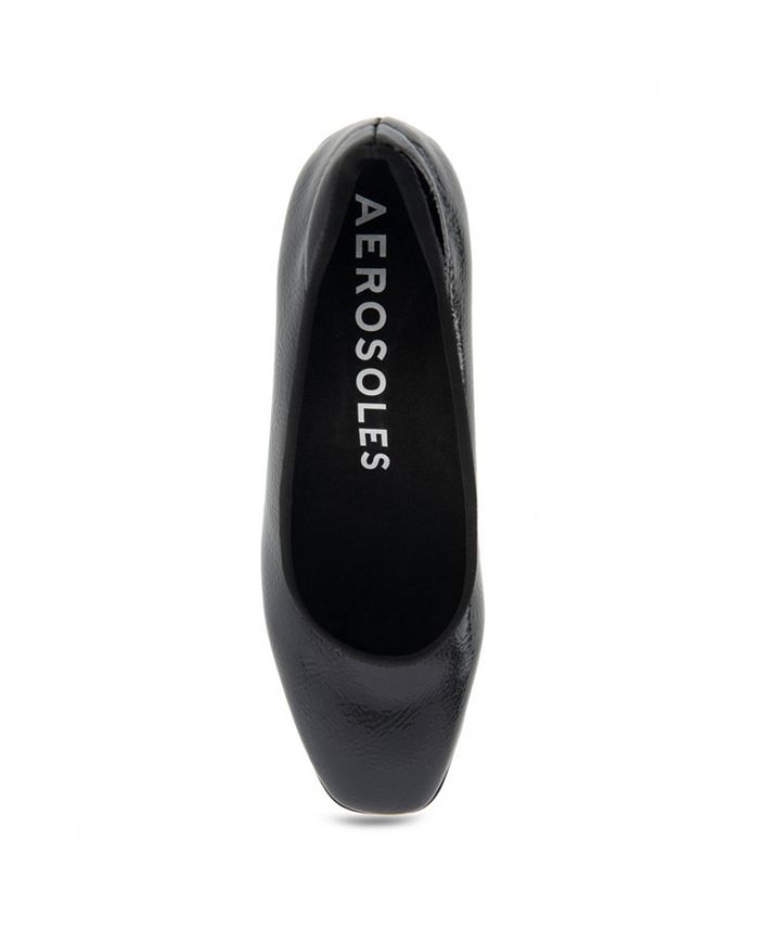 Aerosoles shop mid afternoon