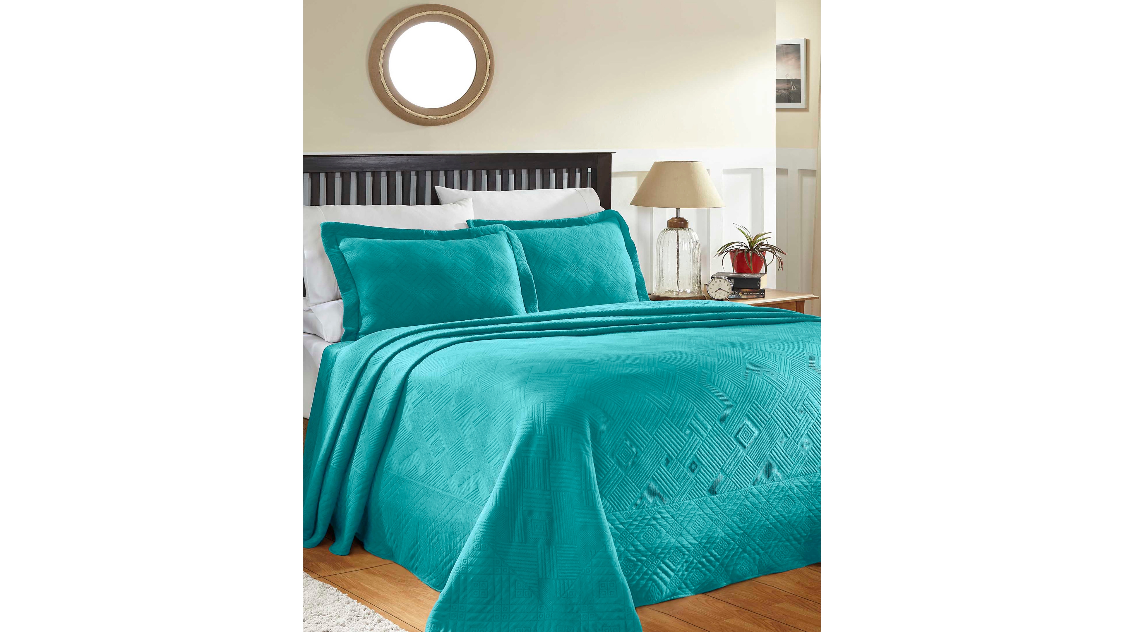 Superior Geometric Fret Textured Jacquard Matelasse All-Season 3-Piece Bedspread Set, Queen