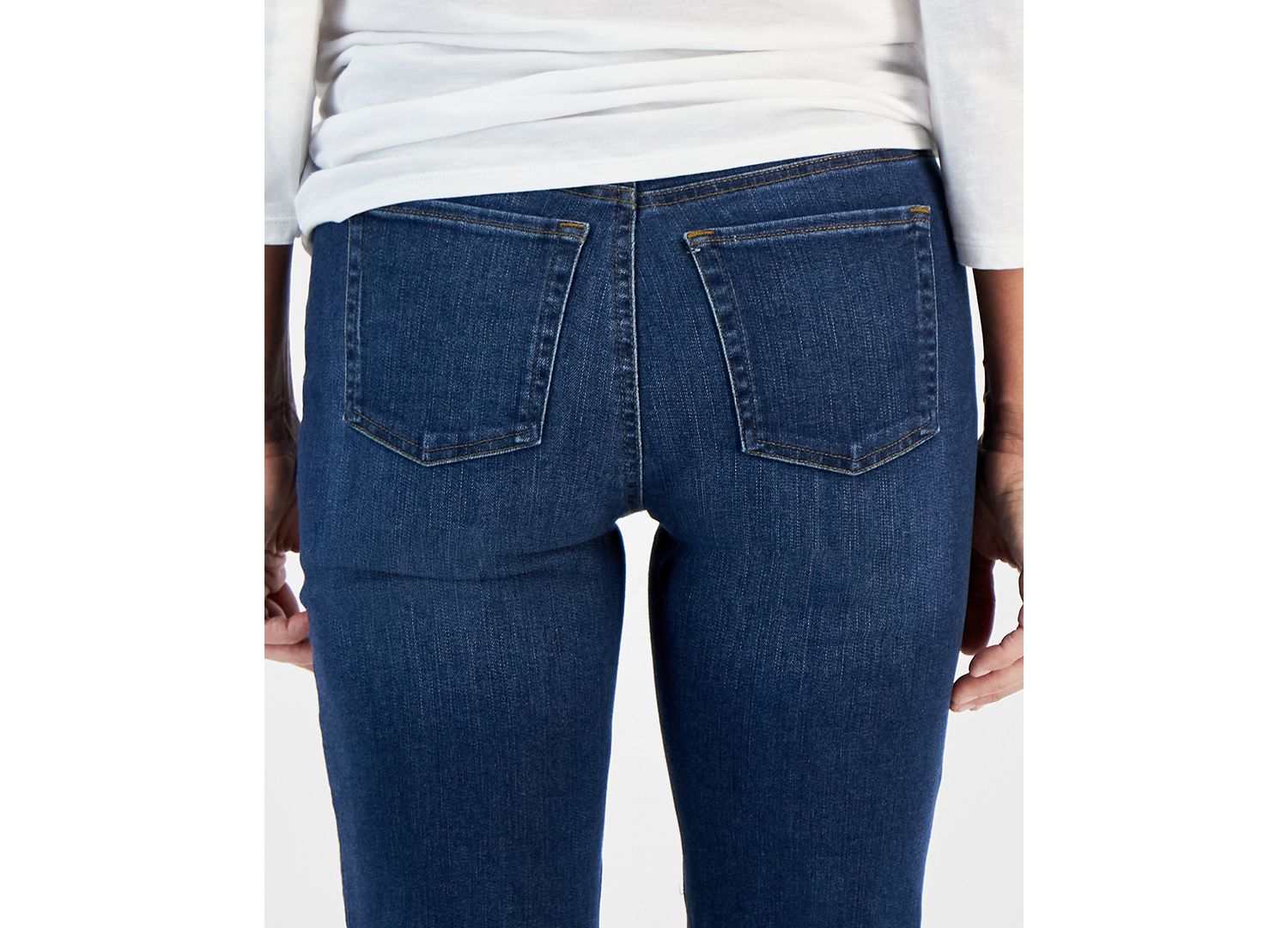 Petite Mid-Rise Curvy Roll-Cuff Capri Jeans