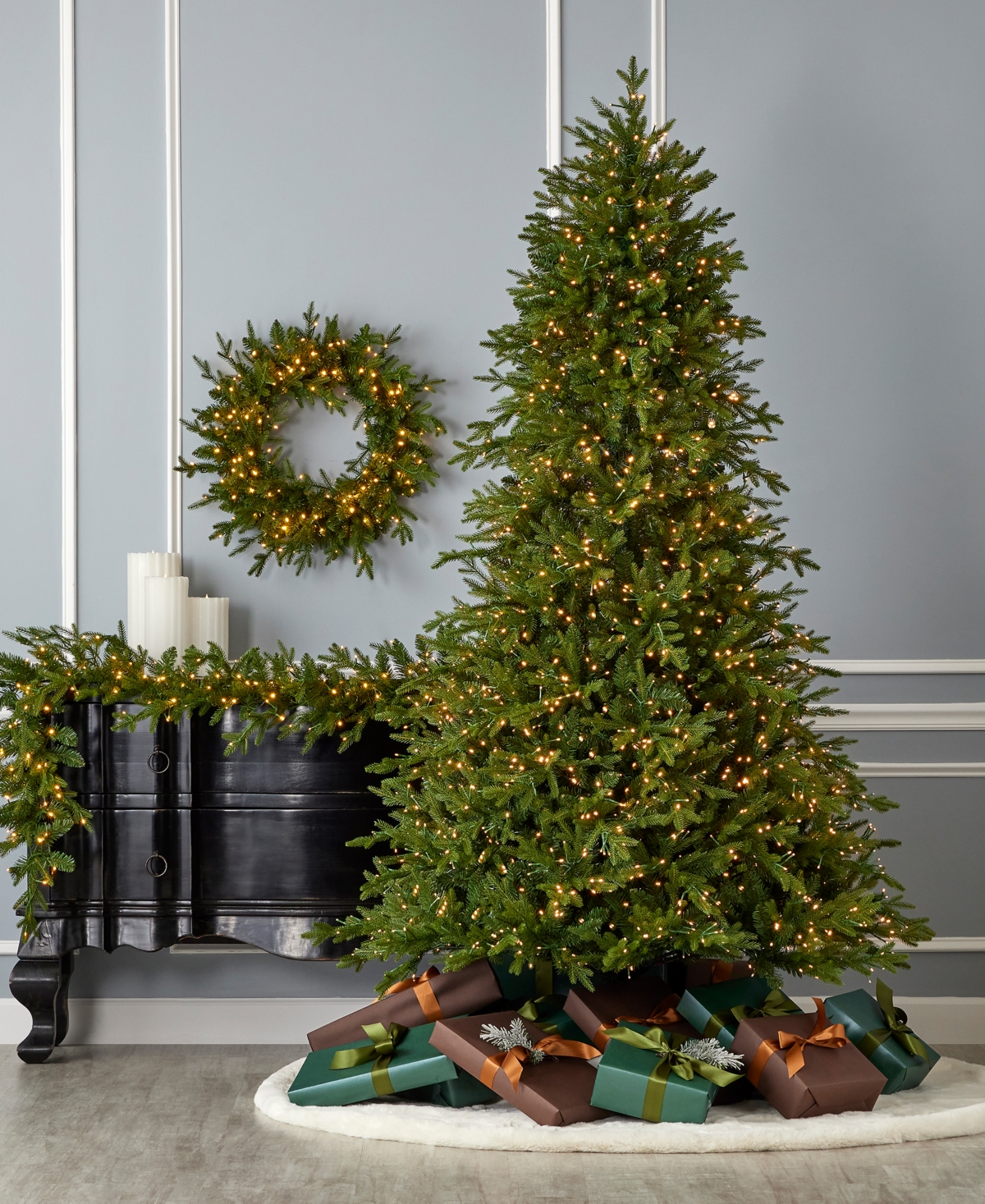 Shop Seasonal Dandan Pine 9' Pre-lit Pe Mixed Pvc Tree With Metal Base, 5196 Tips, 3200 Warm Led Lights, Ez-connec In Green