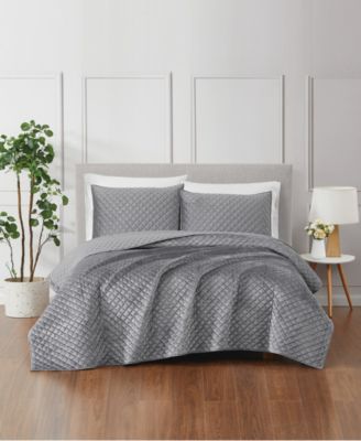 Diamond Velvet 3 Piece Quilt Set, Full/Queen