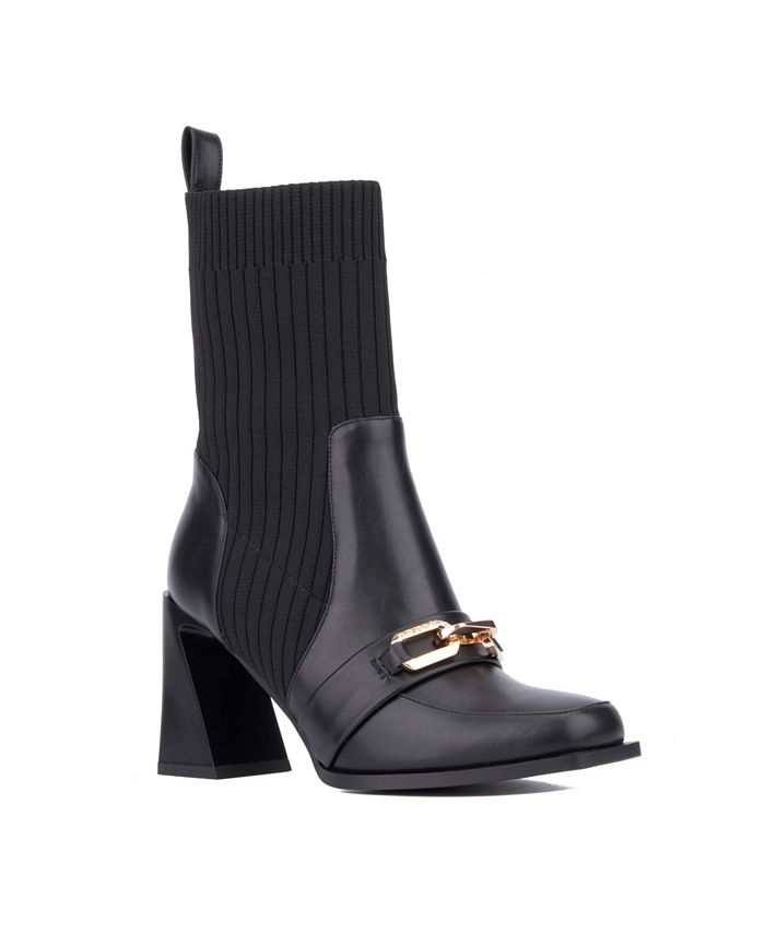 Vince camuto azalea best sale bootie