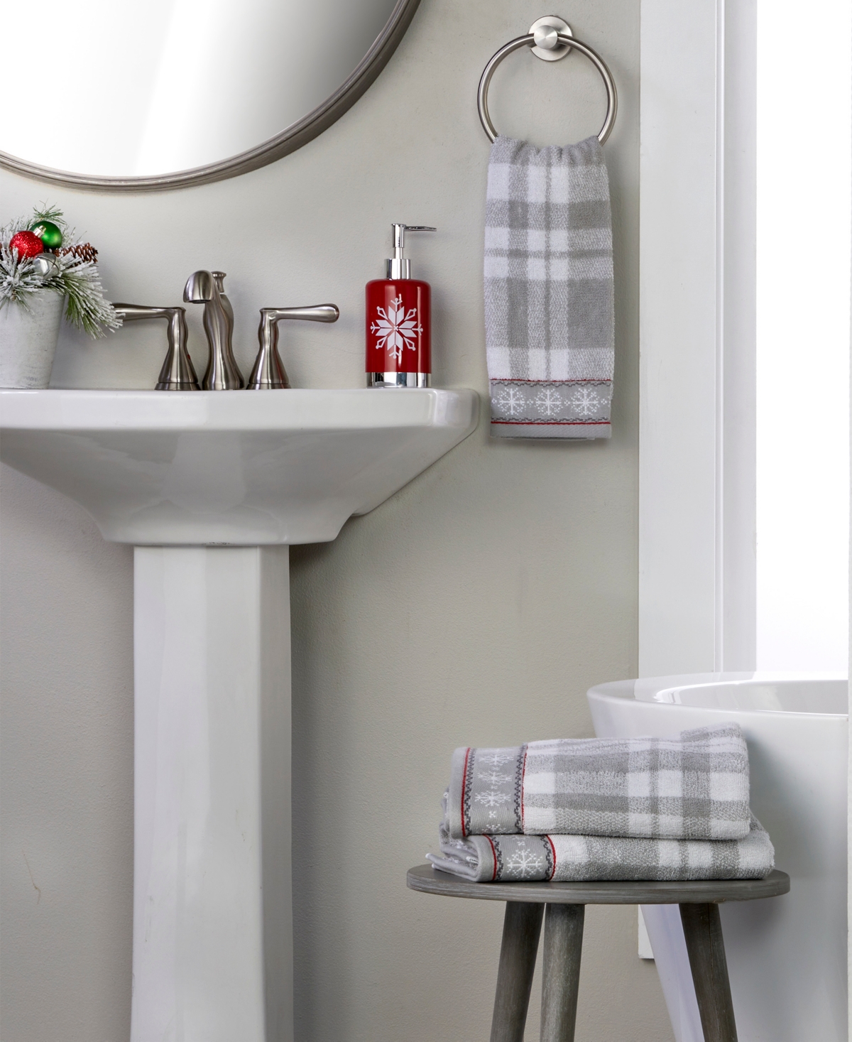 Skl Home Whistler Plaid Cotton Bath Towel, 24" X 48" In Gray,plaid