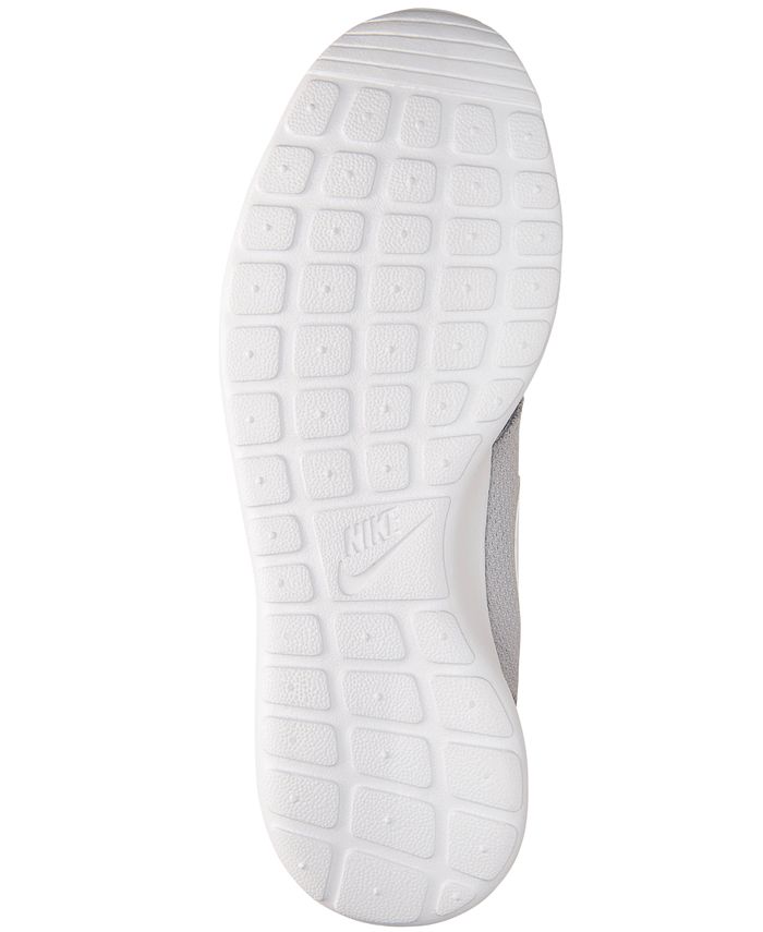 roshe run finish line