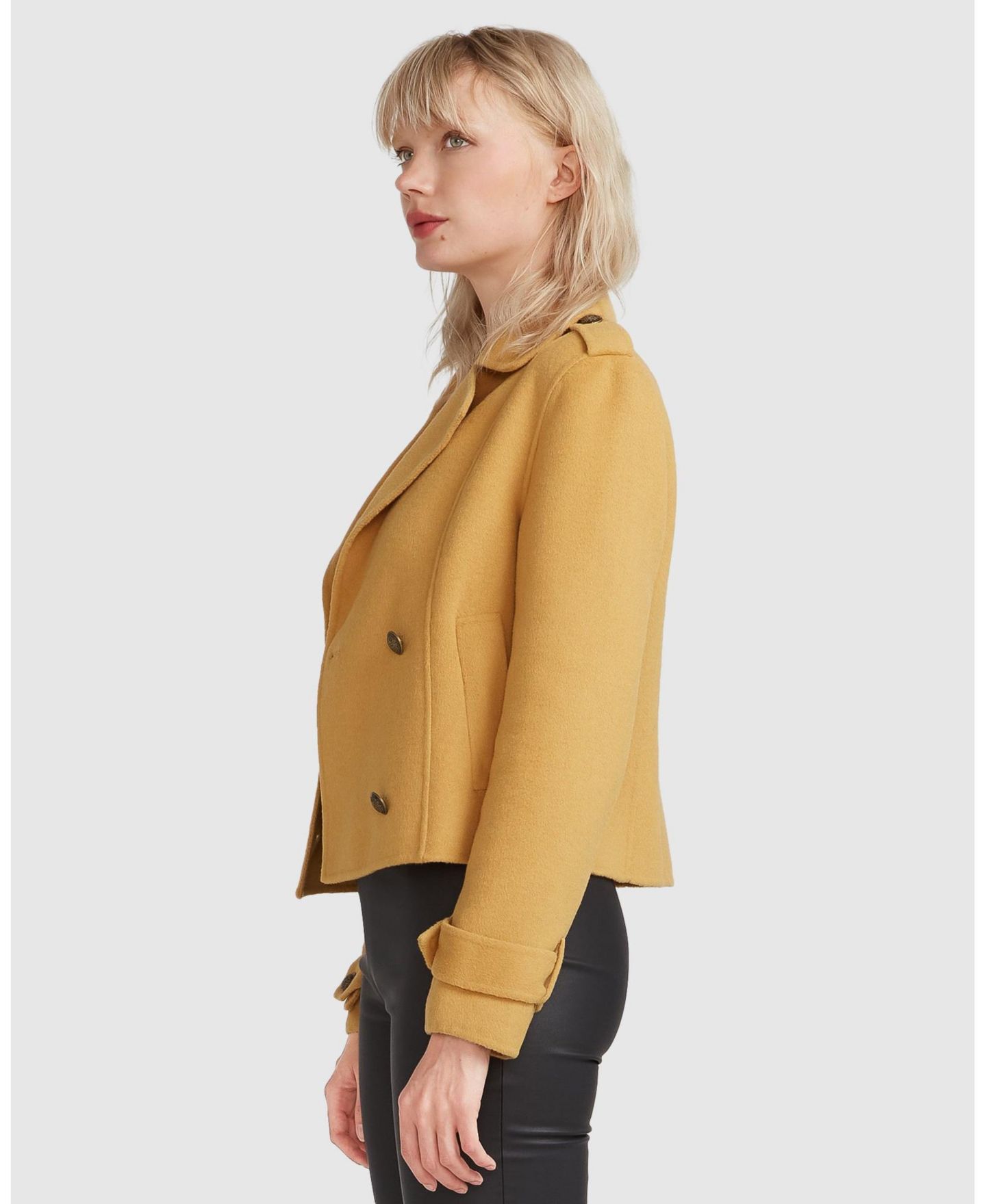 Женская куртка Belle & Bloom Better Off Military Peacoat, цвет: Состаренный золотой — фото 4