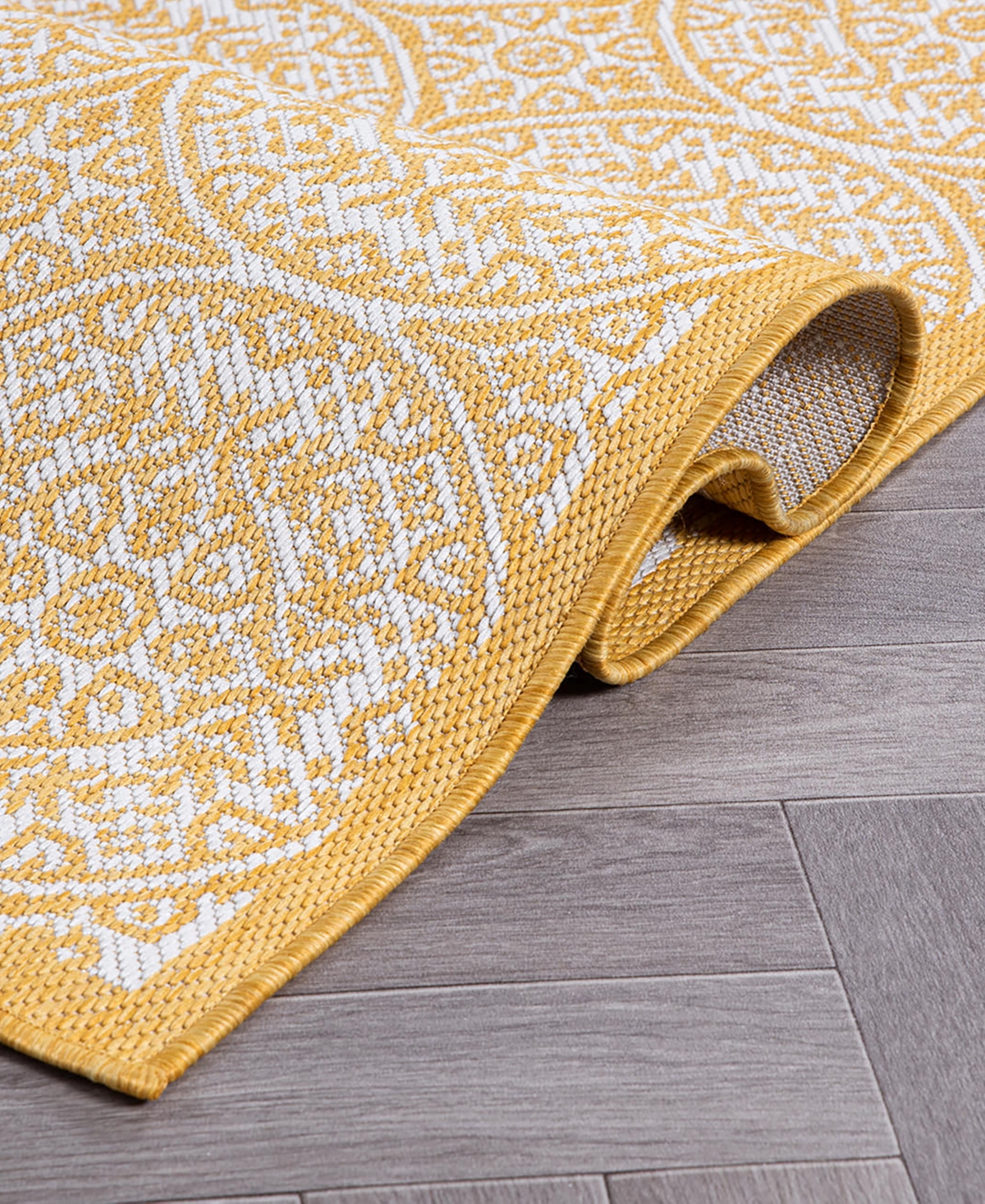 Main Street Rugs Bays Outdoor 121 Area Rug