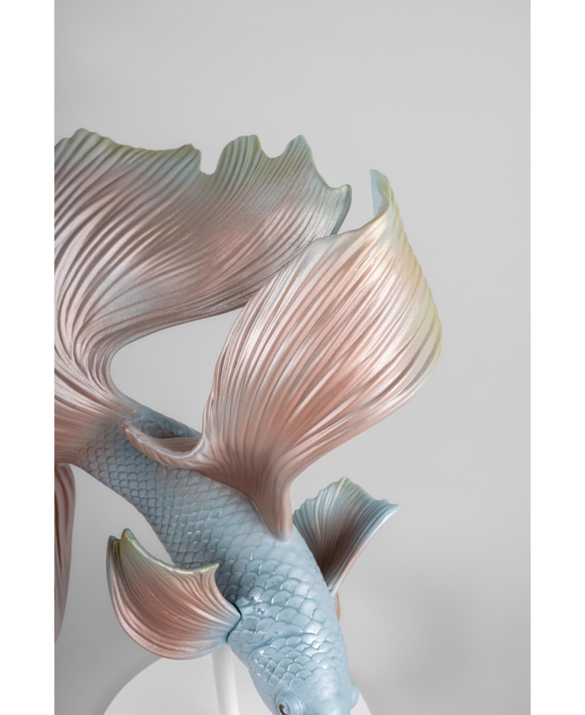Lladrò Betta Fish Left Figurine In Multi
