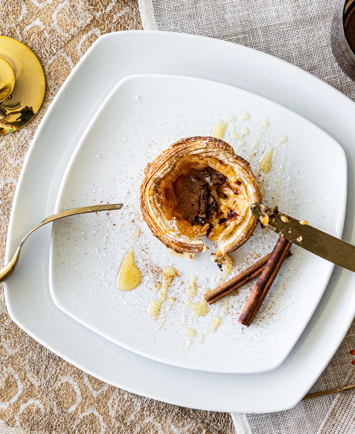 over&back Monterey 12 Piece Dinnerware set, Service for 4