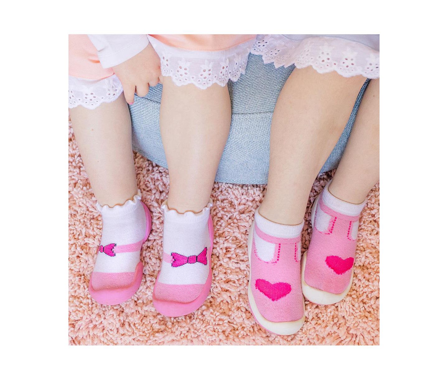 Обувь Komuello Breathable Washable Non-Slip Sock Shoes T-Strap Heart для девочек-малышей — фото 2