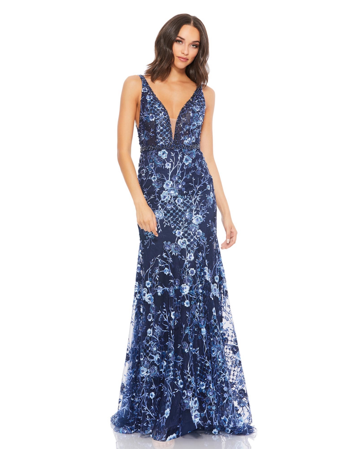 MAC DUGGAL WOMEN'S FLORAL EMBELLISHED SLEEVELESS PLUNGE NECK GOWN