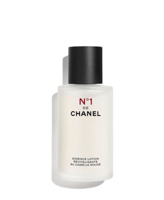 N&deg;1 DE CHANEL REVITALIZING ESSENCE LOTION Plumps – Evens – Illuminates