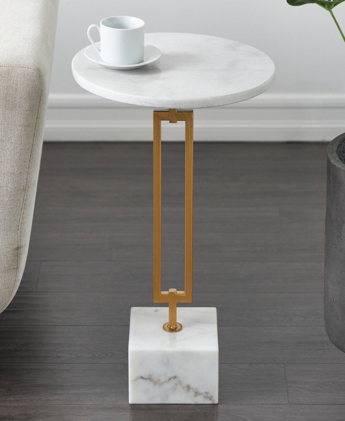 Rosemary Lane 16" X 16" X 23" Marble Geometric Gold-tone Metal Rectangular Stand Accent Table In White
