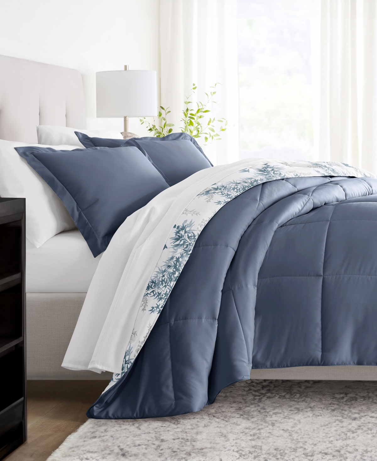Ienjoy Home Bamboo Leaves Blue 3-piece Comforter Set, King/california King In Stone