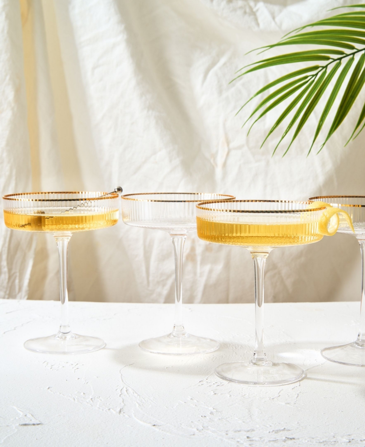 The Wine Savant Ribbed Art Deco Gilded Crystal Martini & Champagne Coupe Glasses, Set Of 4 In Clear,gold