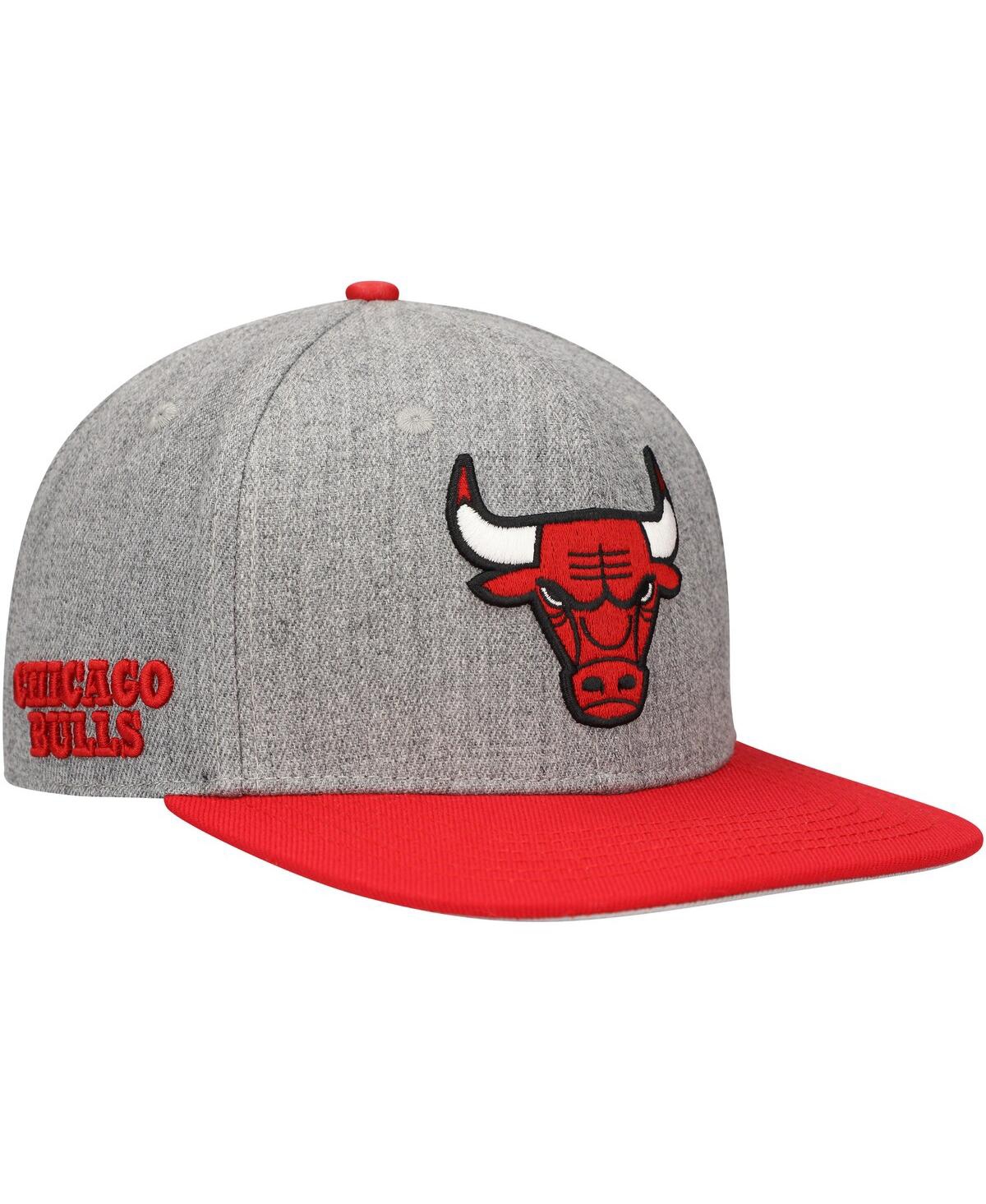 Shop Pro Standard Men's  Gray, Red Chicago Bulls Classic Logo Two-tone Snapback Hat In Gray,red