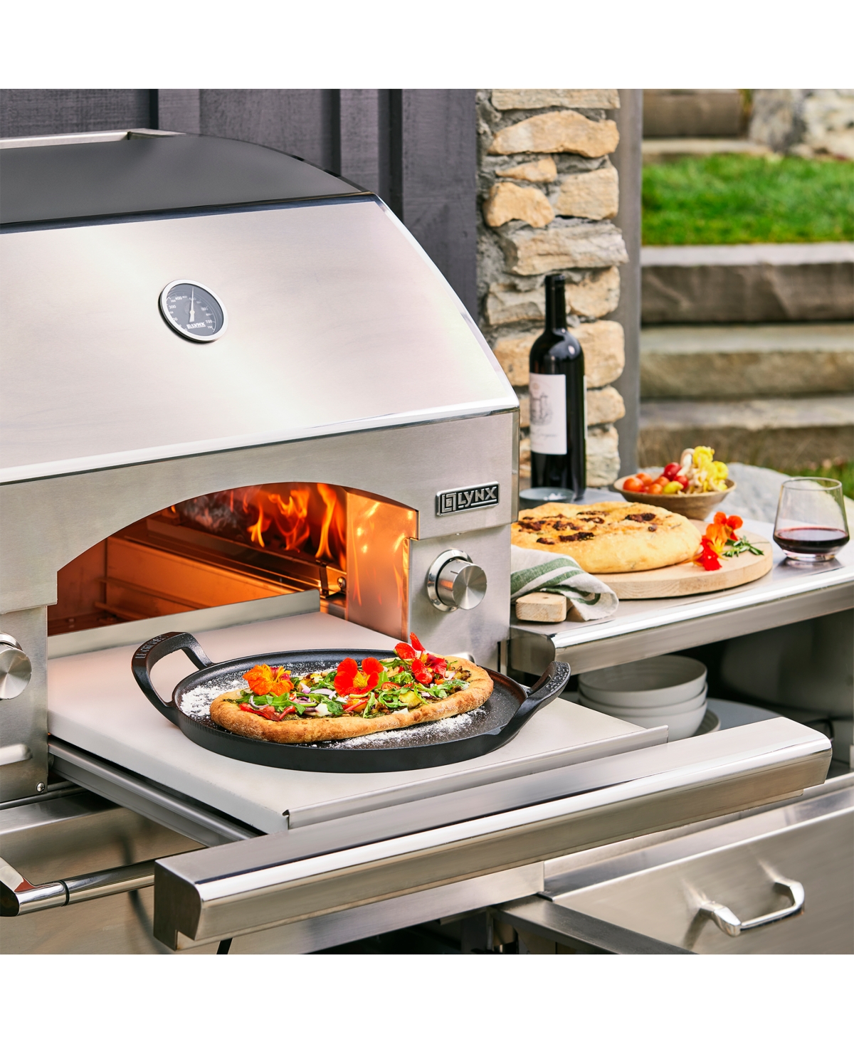 Le Creuset Alpine Outdoor Collection Enameled Cast Iron Pizza Pan In Matte Blac