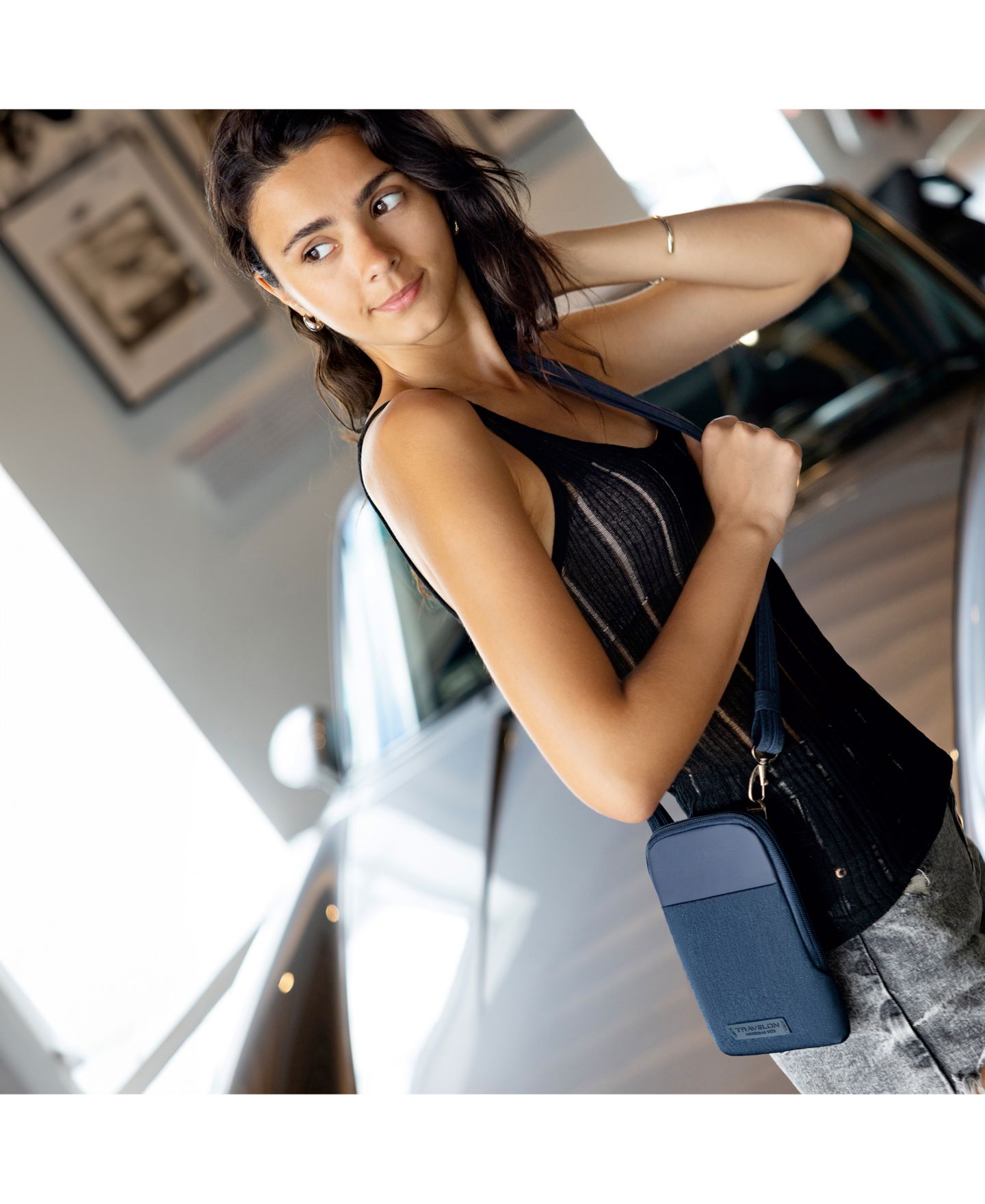 Сумка Travelon Anti-Theft Metro Stadium Crossbody, цвет: Чёрный — фото 13