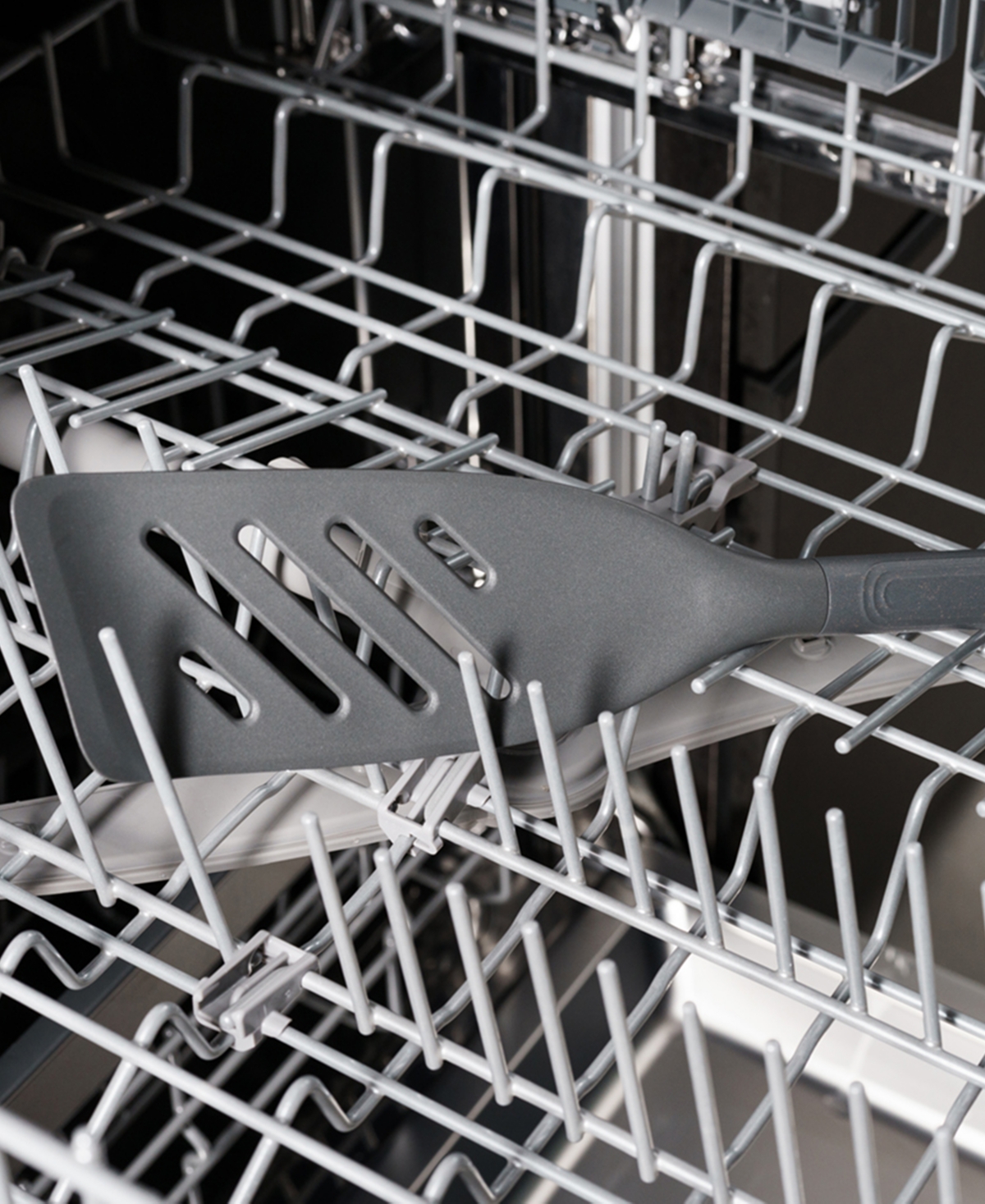 ZYLISS SLOTTED FISH TURNER 