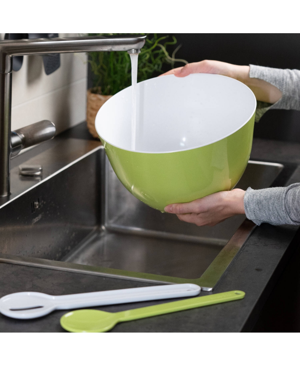 Trebonn Pile 1pc. Large Bowl In Green